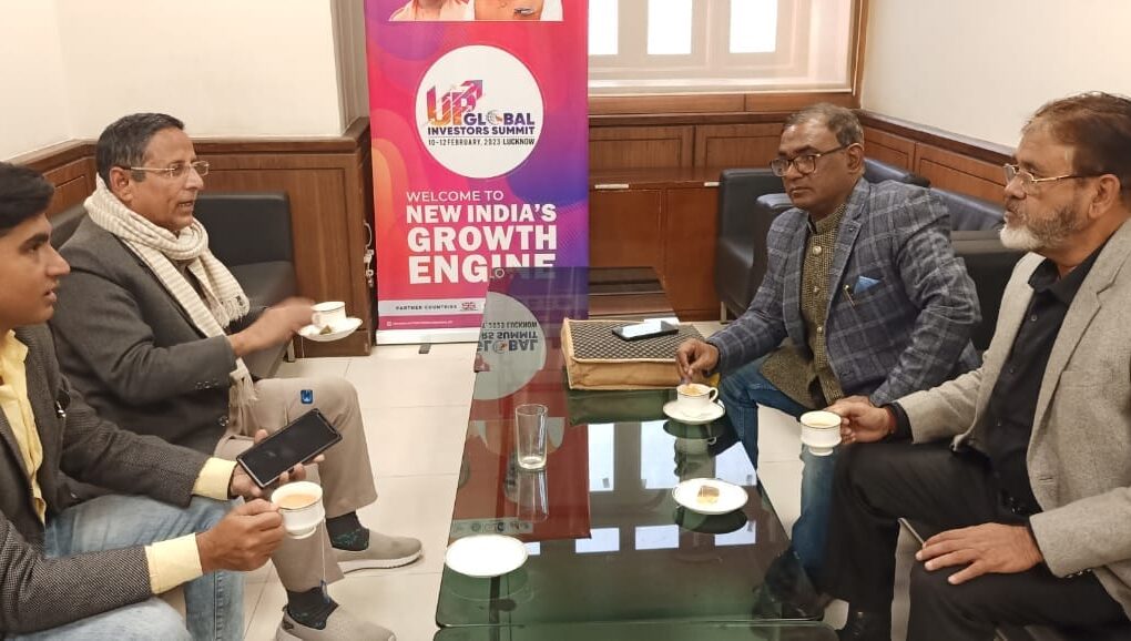 बुनकरों के हित में लोकभवन में बड़ी पहल: अरशद जमाल के नेतृत्व में हुई महत्वपूर्ण बैठक