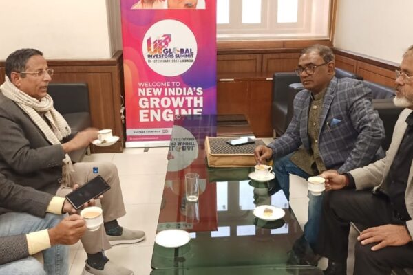 बुनकरों के हित में लोकभवन में बड़ी पहल: अरशद जमाल के नेतृत्व में हुई महत्वपूर्ण बैठक