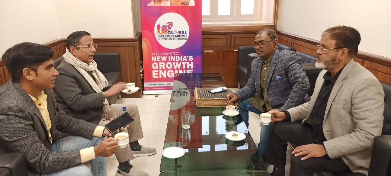 बुनकरों के हित में लोकभवन में बड़ी पहल: अरशद जमाल के नेतृत्व में हुई महत्वपूर्ण बैठक