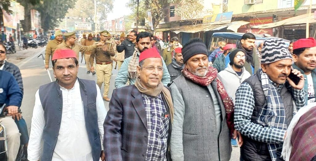 मनीष जगन अग्रवाल की गिरफ्तारी का मऊ में विरोध: अरशद जमाल के नेतृत्व में सपा कार्यकर्ताओं ने की रिहाई की मांग 2 475204822 1145720586895588 1013176322409826496 n