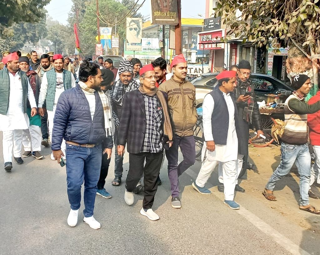 मनीष जगन अग्रवाल की गिरफ्तारी का मऊ में विरोध: अरशद जमाल के नेतृत्व में सपा कार्यकर्ताओं ने की रिहाई की मांग 3 475284931 1145720970228883 3497402598574436717 n