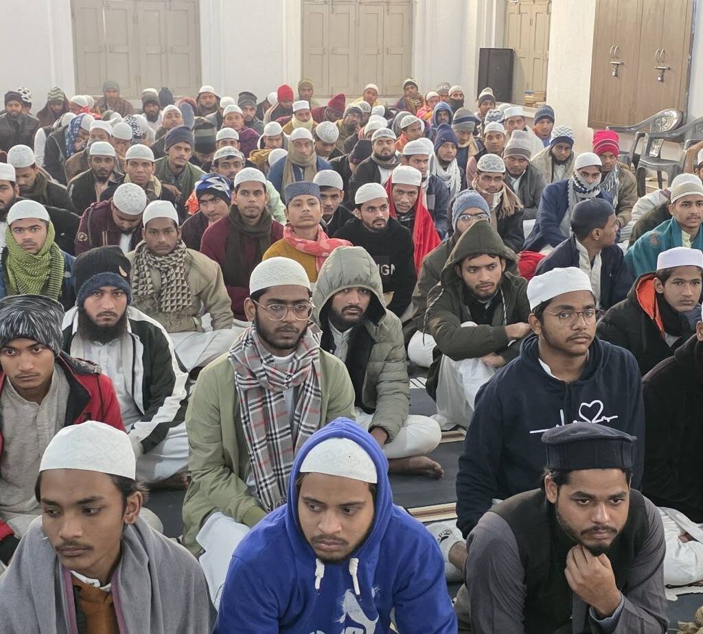 अरशद जमाल ने मदरसा आलिया अरबिया में 'रुहे तिजारत' किताब का किया विमोचन 3 608964053 1400881014712876 5573101313002608003 n