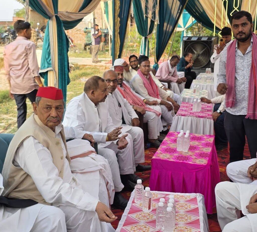 अरशद जमाल और श्याम लाल पाल समाजवादी पार्टी के कार्यक्रम में।