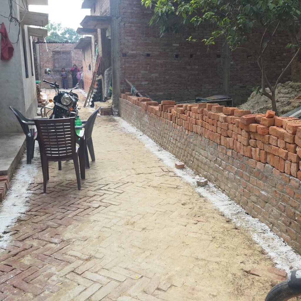 मऊ: वार्ड 17 हकीकतपुर बरलाई में 12.66 लाख से बने खड़ंजा मार्ग का लोकार्पणffff 5 699907392 1509291760538467 819786195404704806 n