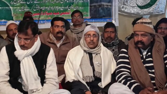 Eid Miladunnabi ke mauke par kazi tola maidan me aayojit jalse me maujud rajeev rai aur arshad jamal