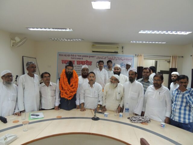 Nagar Palika mien Samman Samaroh mien Maulana Abu Saeed Fazi Alpsankhyak Adhikari Arshad Jamal aur anya 1 1536x1152