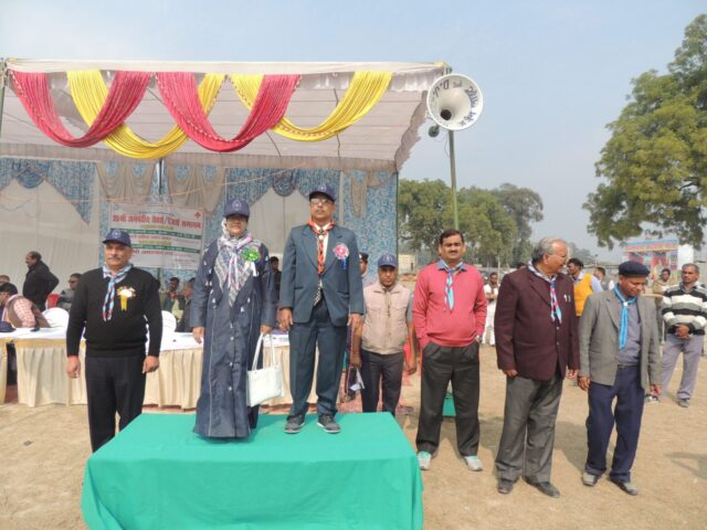 Salami Lete Huye Adhyakshaya Shaheena Arshad Jamal aur Arshad Jaml sathh mieh Dr Shiv Shankar Singh 1 1536x1152